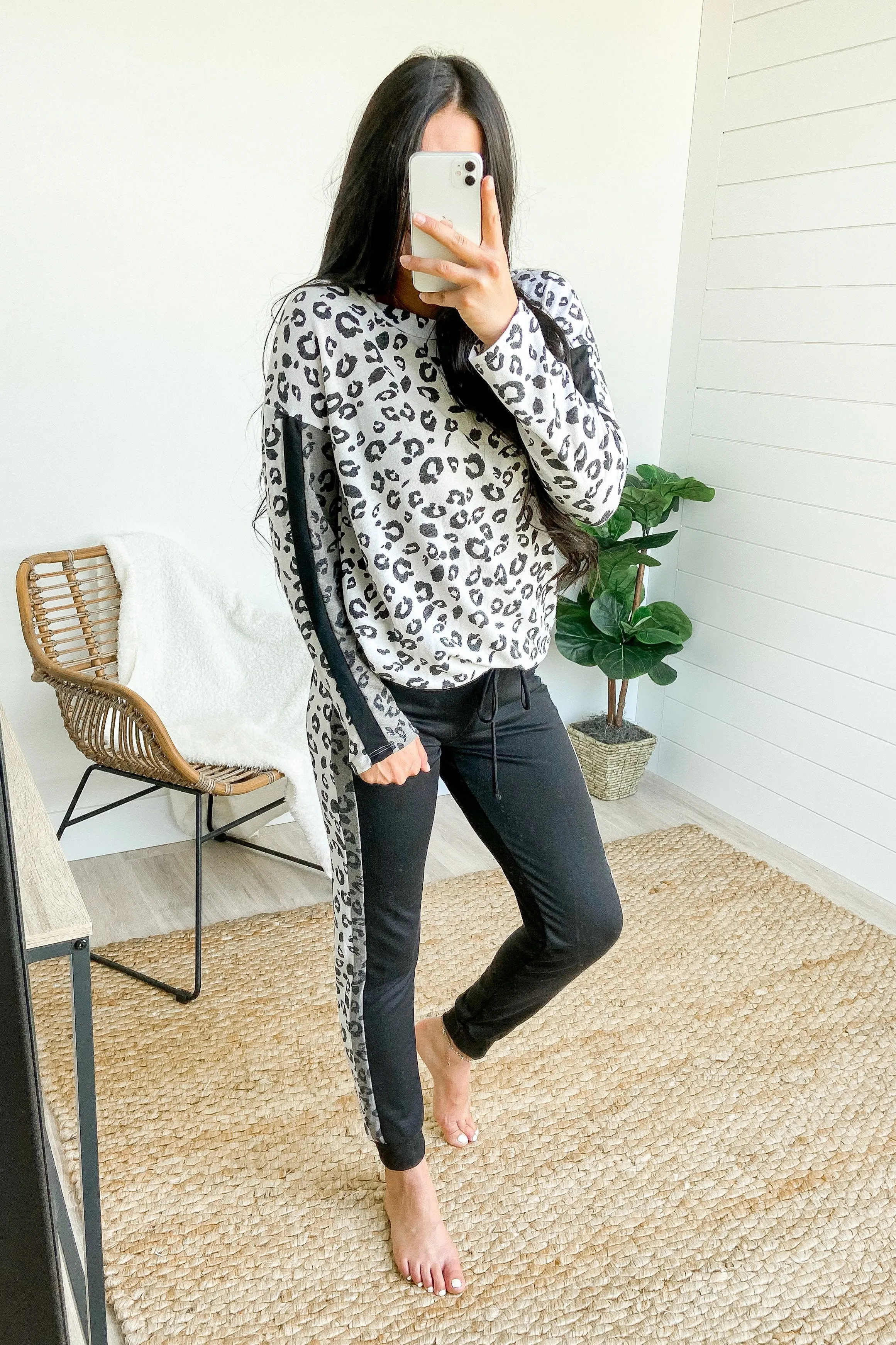 Long Sleeve Cheetah Print Top in Ivory, Charcoal, Black