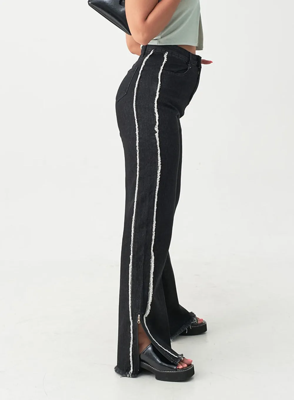 Slit Jeans with Zipper Detail