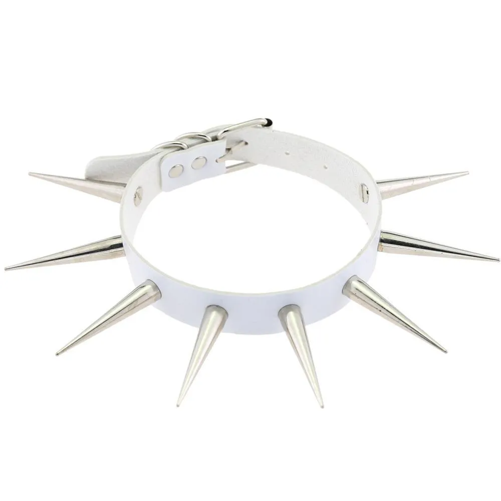 Spiked Choker Collar with Noteworthy Size