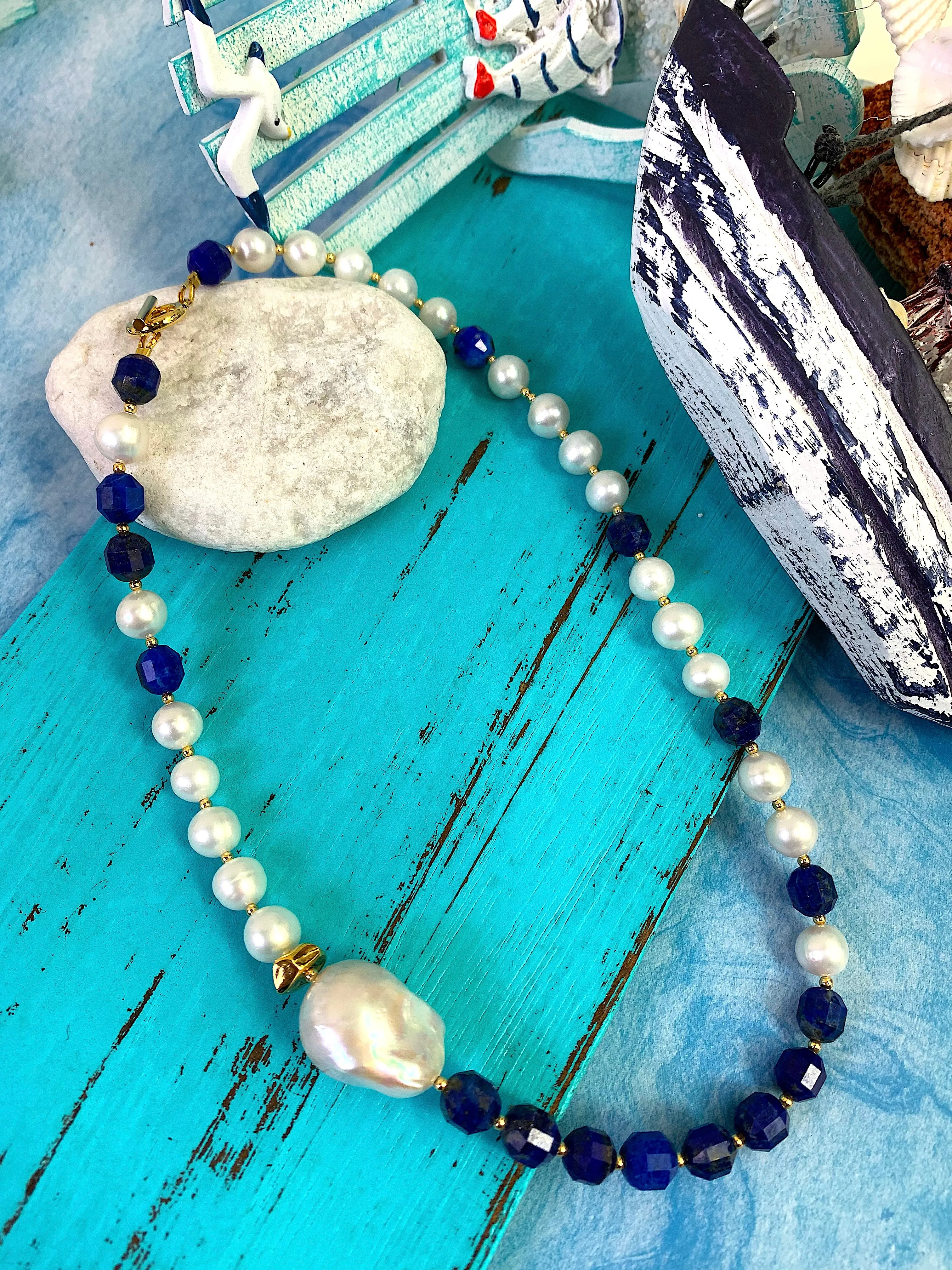 Freshwater Pearls Choker Necklace With Lapis Lazuli