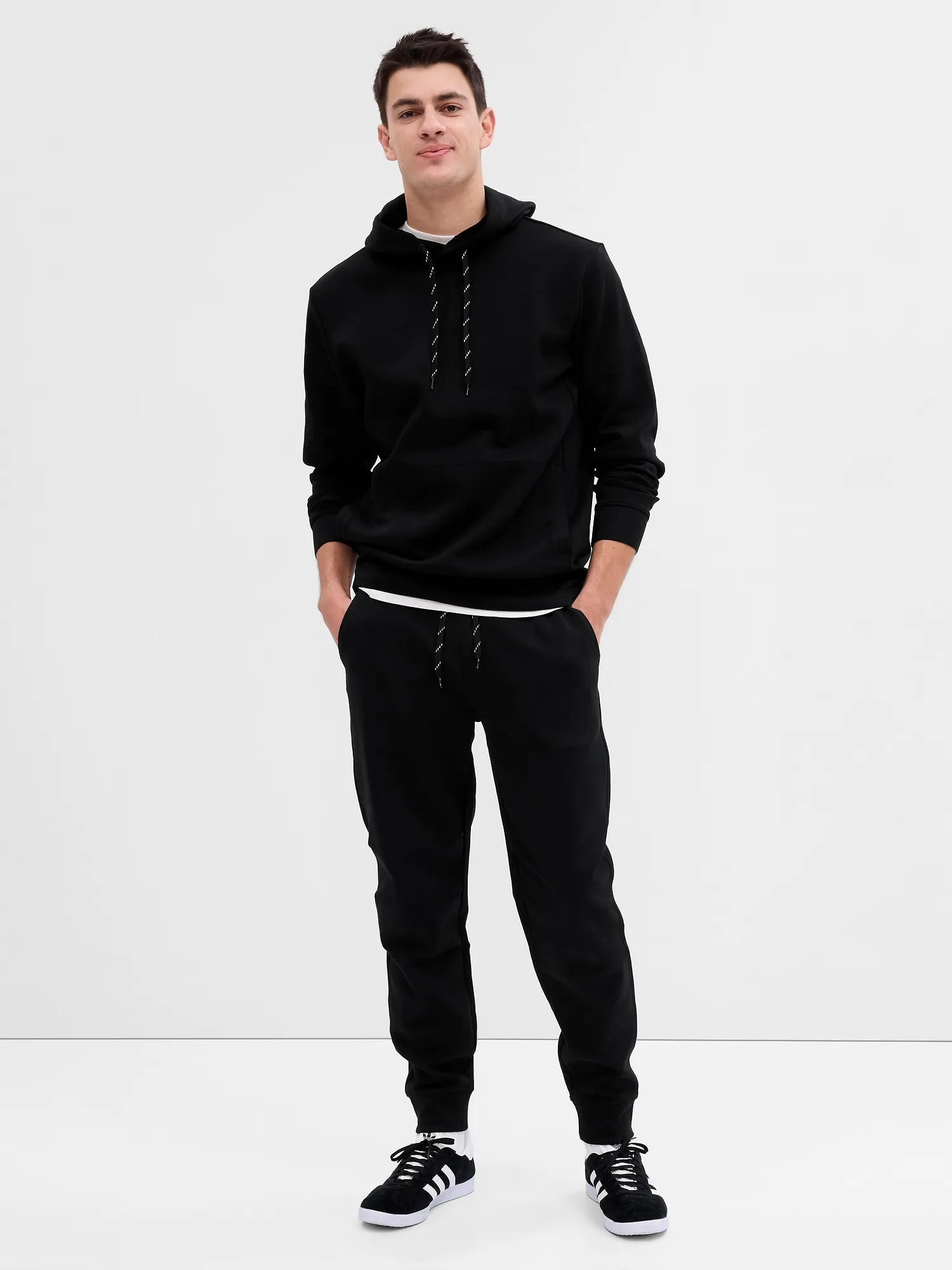 GapFit High-Performance Jogger Pants