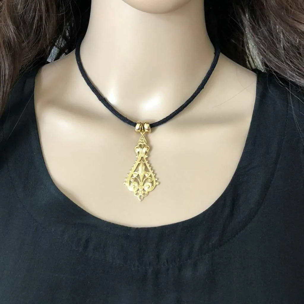 Collar Necklace with Gold Pendant