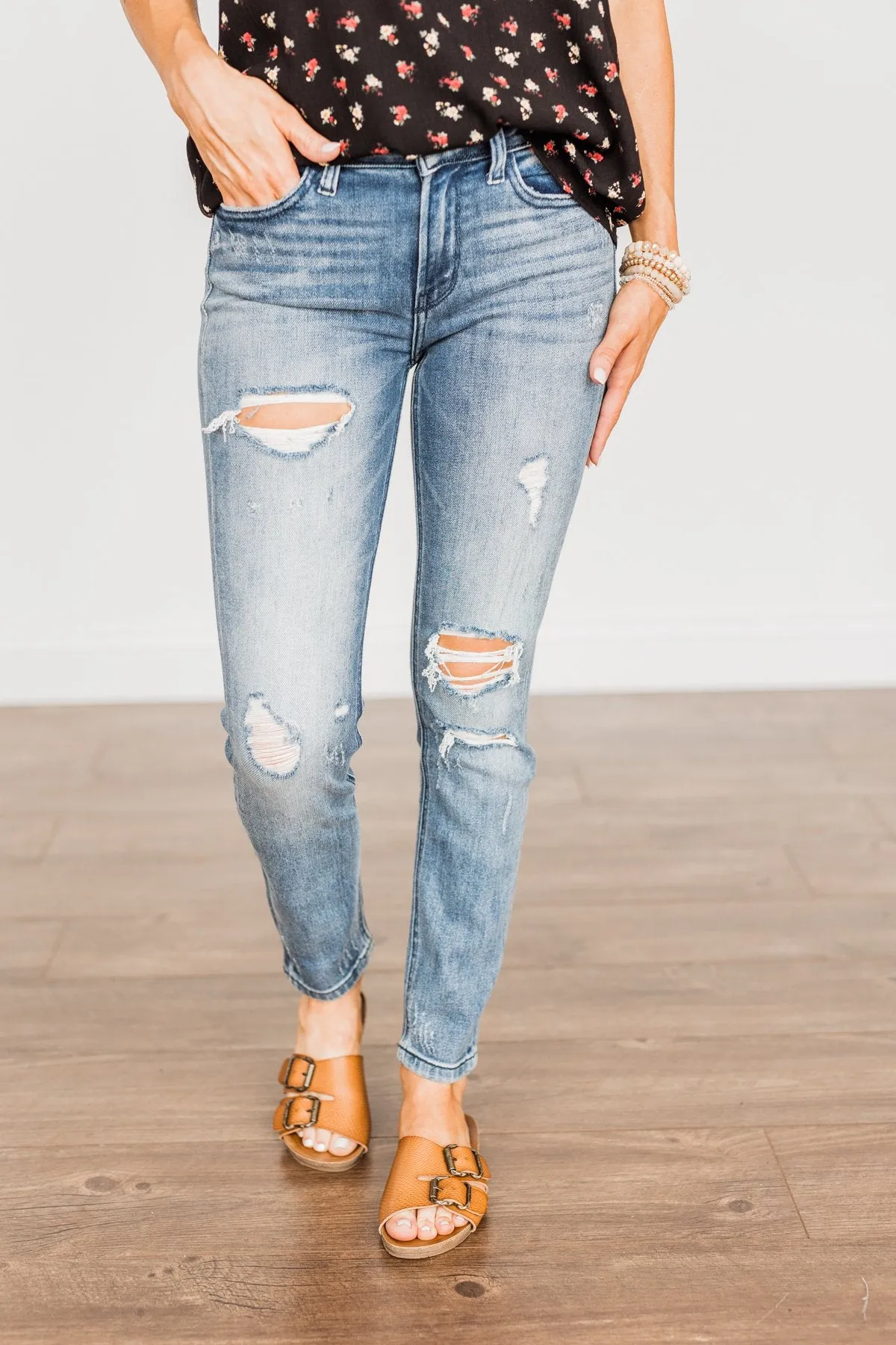 Noelle Wash distressed jeans Mid-Rise by Vervet