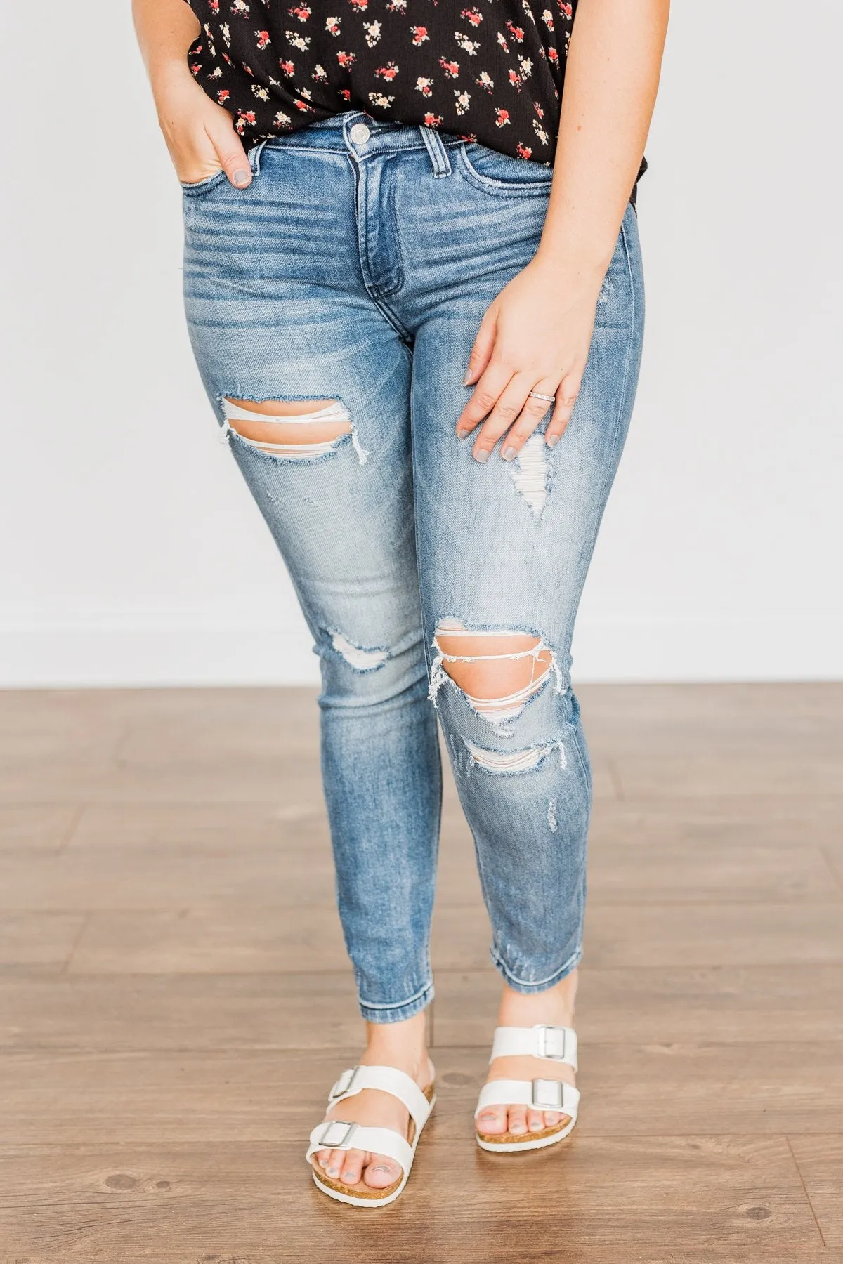 Noelle Wash distressed jeans Mid-Rise by Vervet