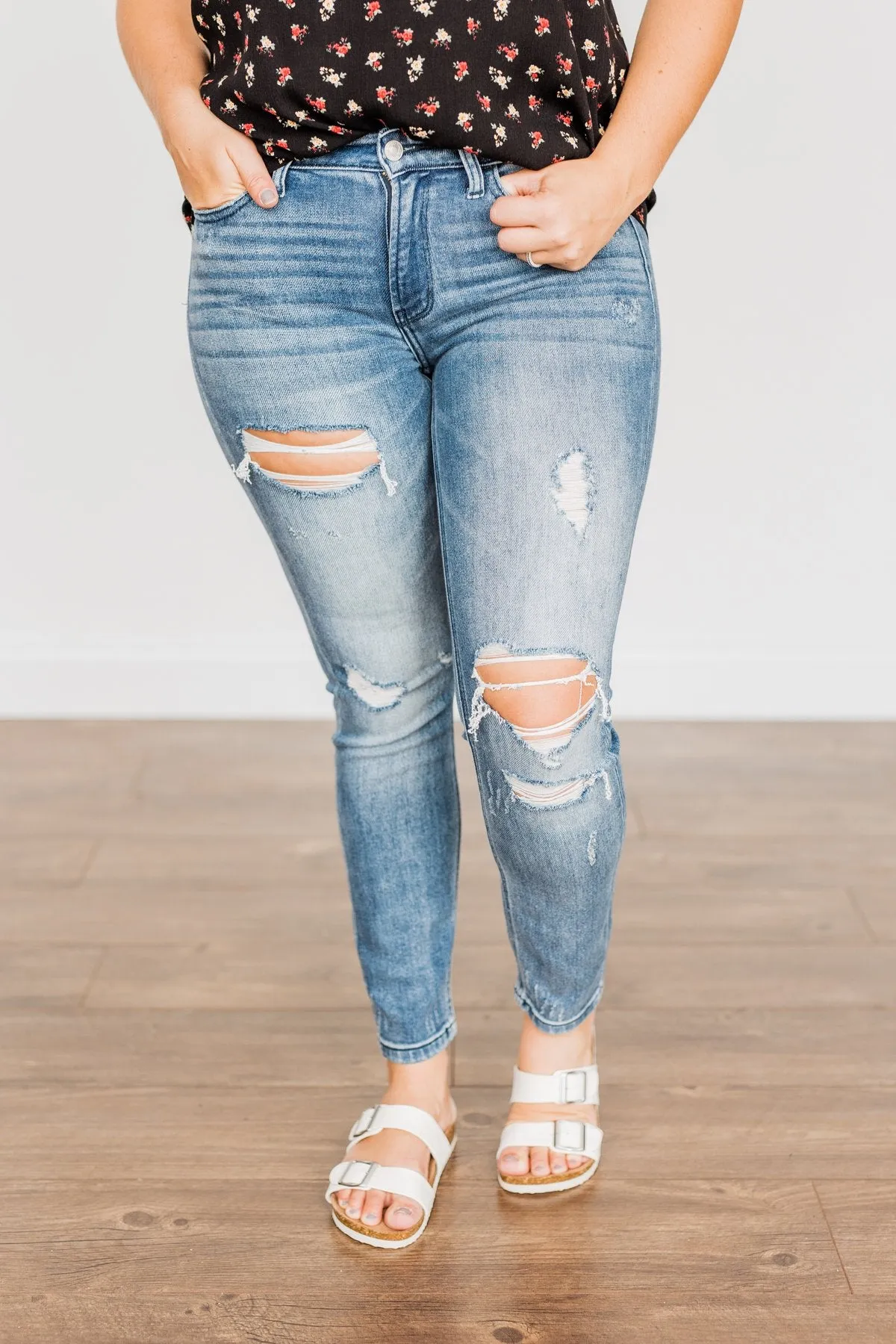 Noelle Wash distressed jeans Mid-Rise by Vervet