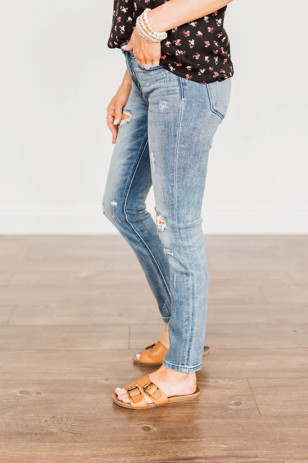 Noelle Wash distressed jeans Mid-Rise by Vervet