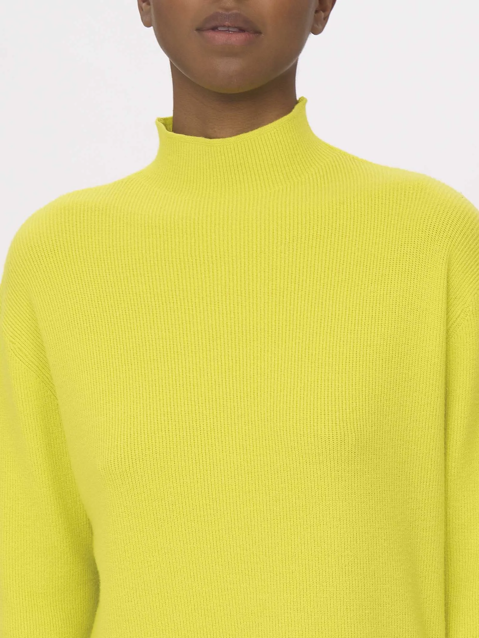 Super Soft Yarn Turtleneck - Sulphur Spring